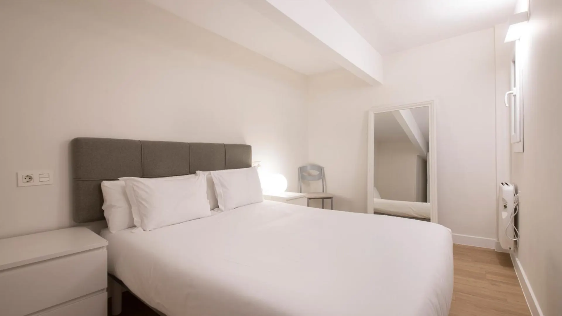 Surf Beach Hideaway San Sebastián 0*,  España